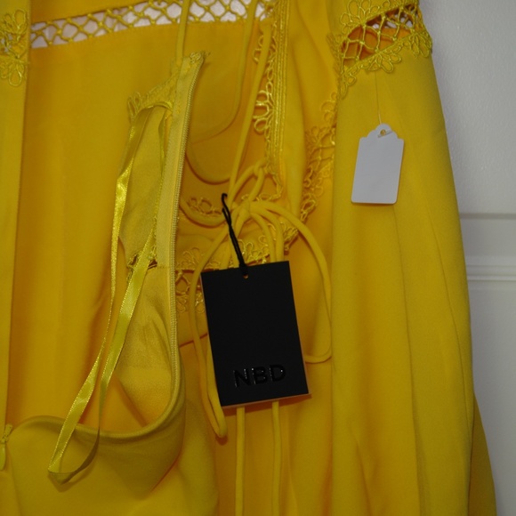 NWT NBD Chels Vibrant Yellow Chiffon Halter Mini Dress Crocheted Cutouts Small - Picture 7 of 10